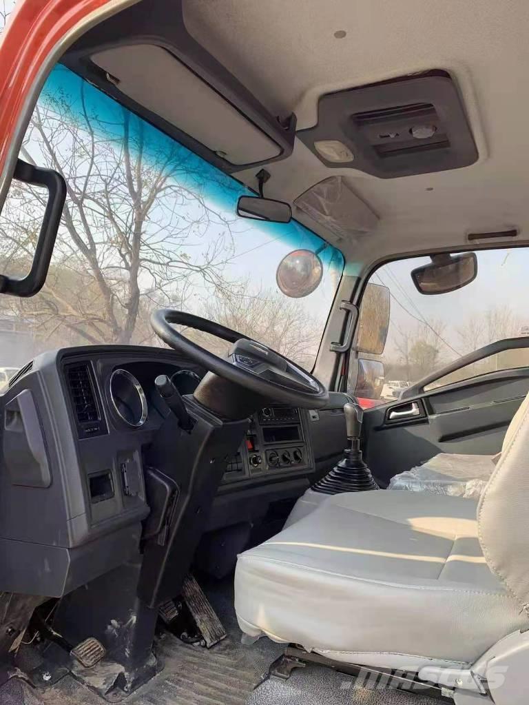 Howo 4x2 Tovornjaki za vodo