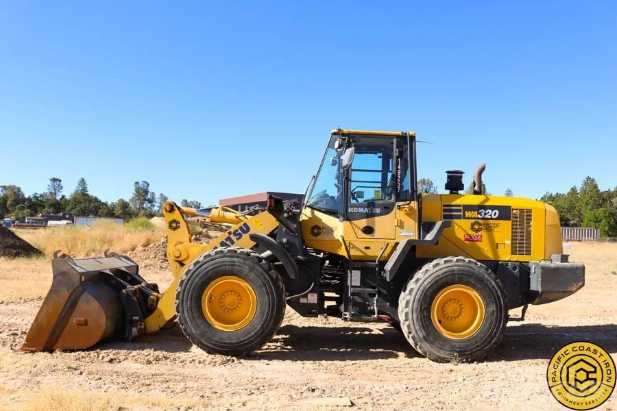 Komatsu WA 320-7 Kolesni nakladalci