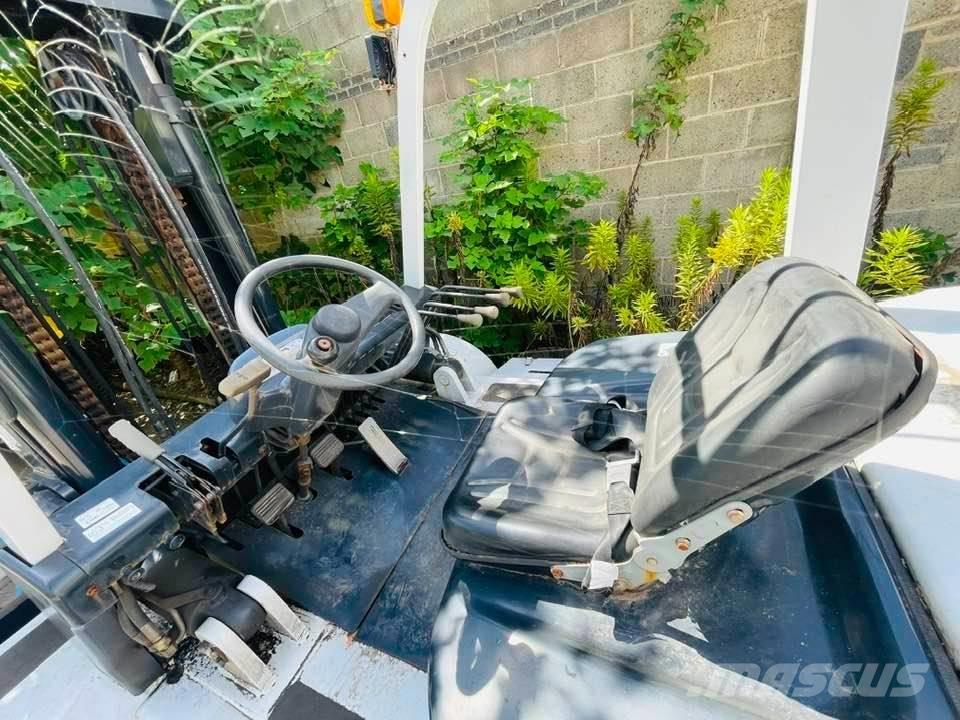 TCM FD100Z8 Dizelski viličarji