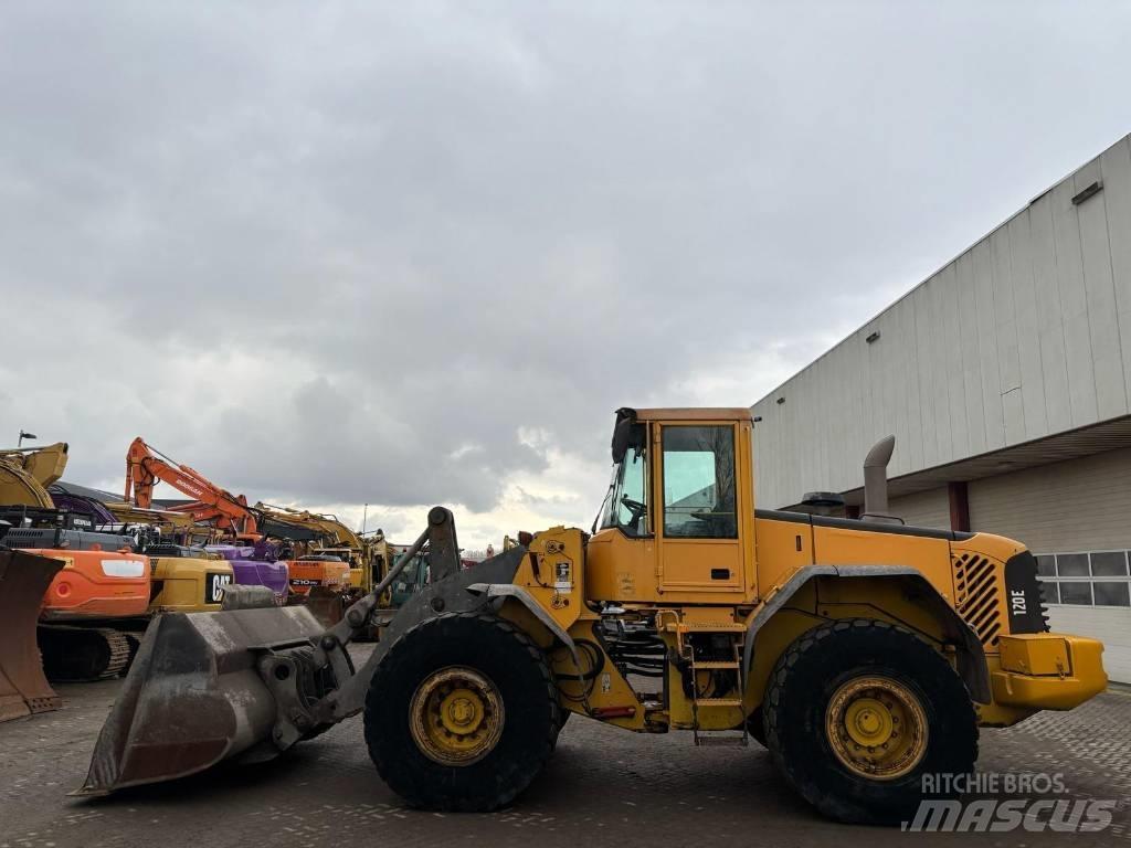 Volvo L 120 E Kolesni nakladalci