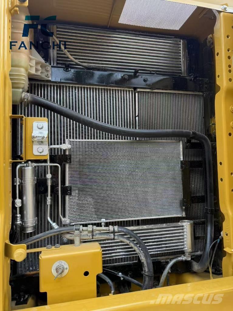 CAT 320 Bagri goseničarji