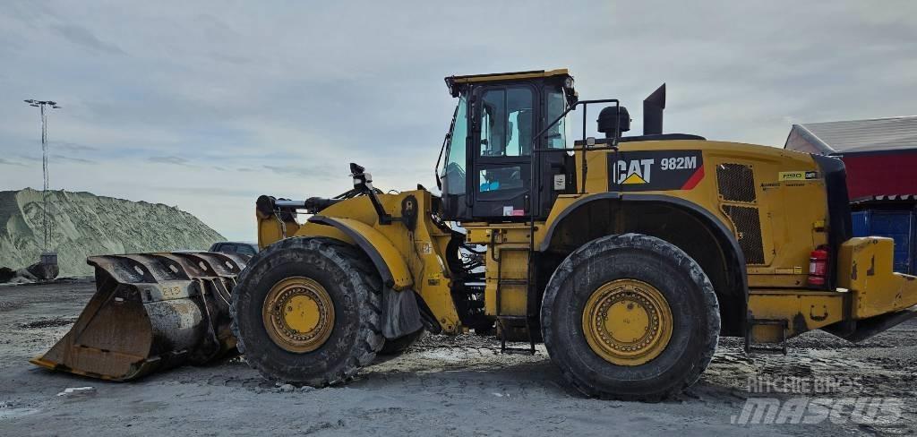 CAT 982 M Kolesni nakladalci