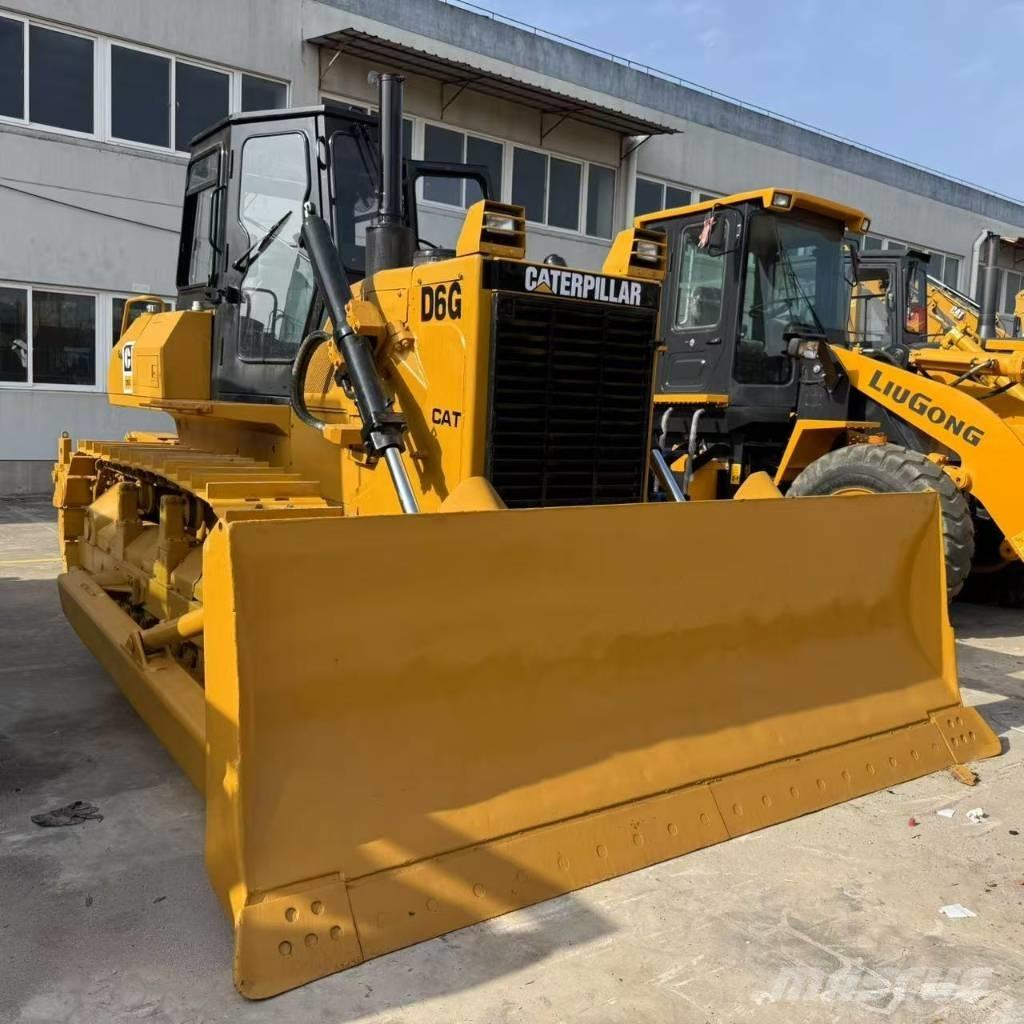 CAT D 6 G Buldožerji goseničarji