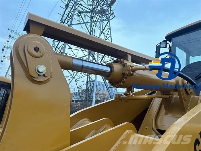 CAT 966H Kolesni nakladalci