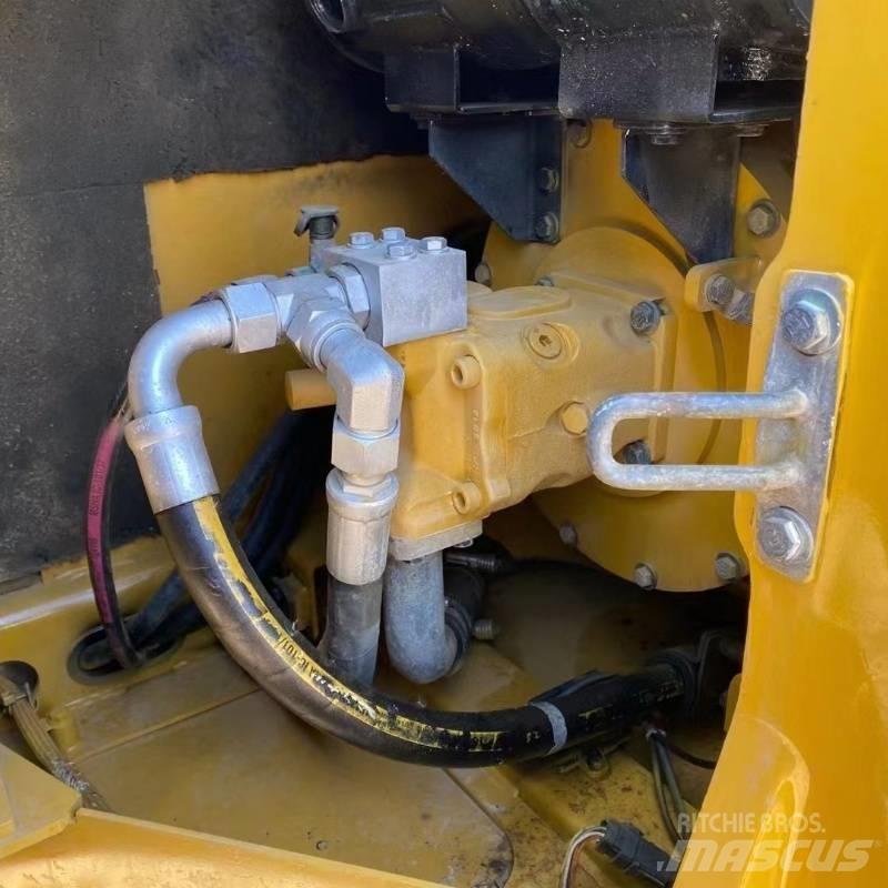 CAT 307 Bagri goseničarji