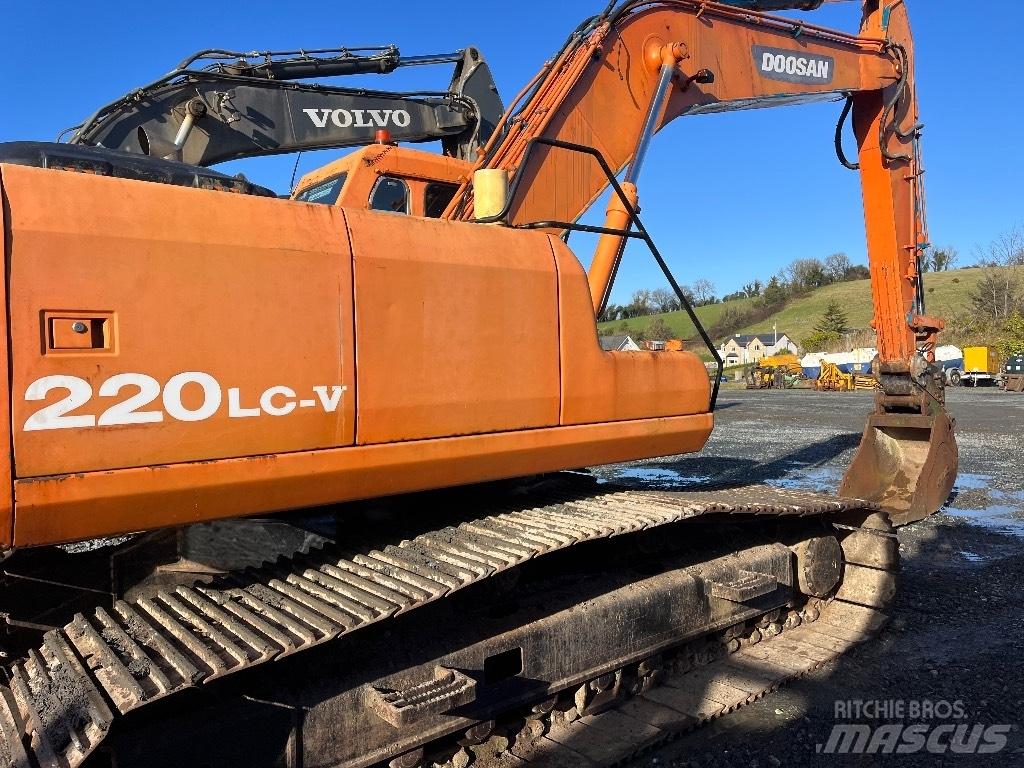 Doosan DX 220 Bagri goseničarji