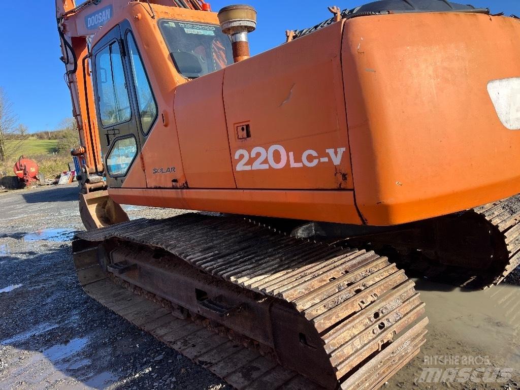 Doosan DX 220 Bagri goseničarji