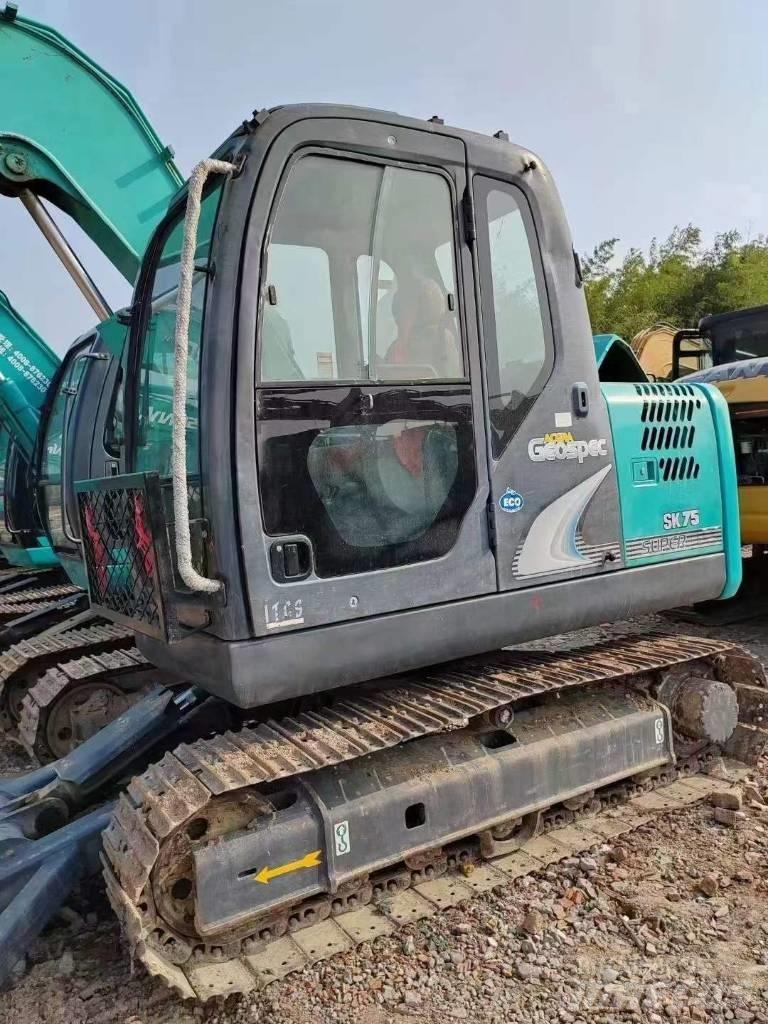 Kobelco SK75 Bagri goseničarji