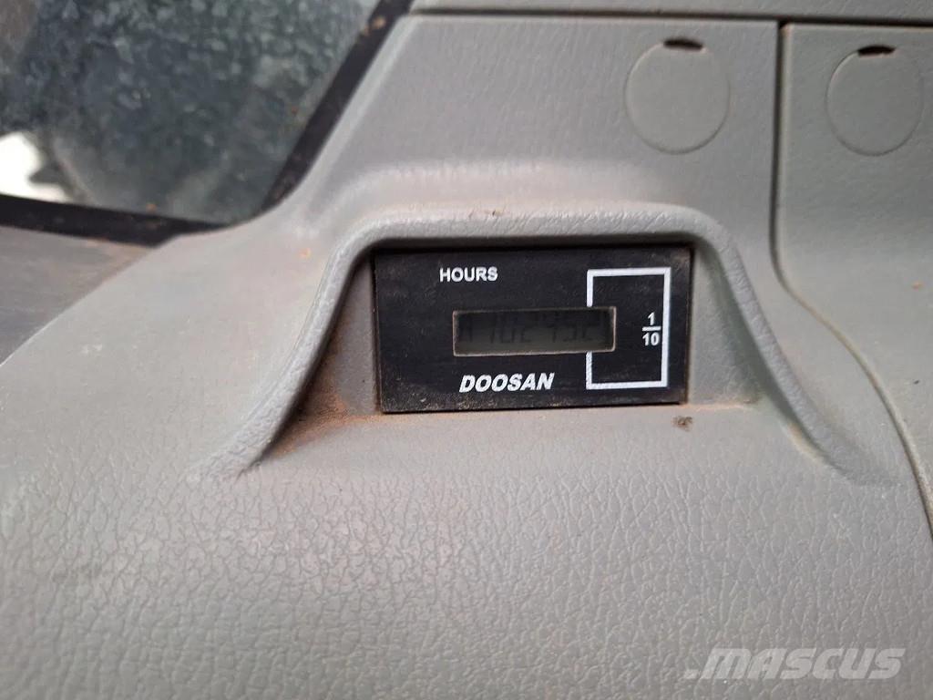 Doosan DX235NLC-5 Bagri goseničarji