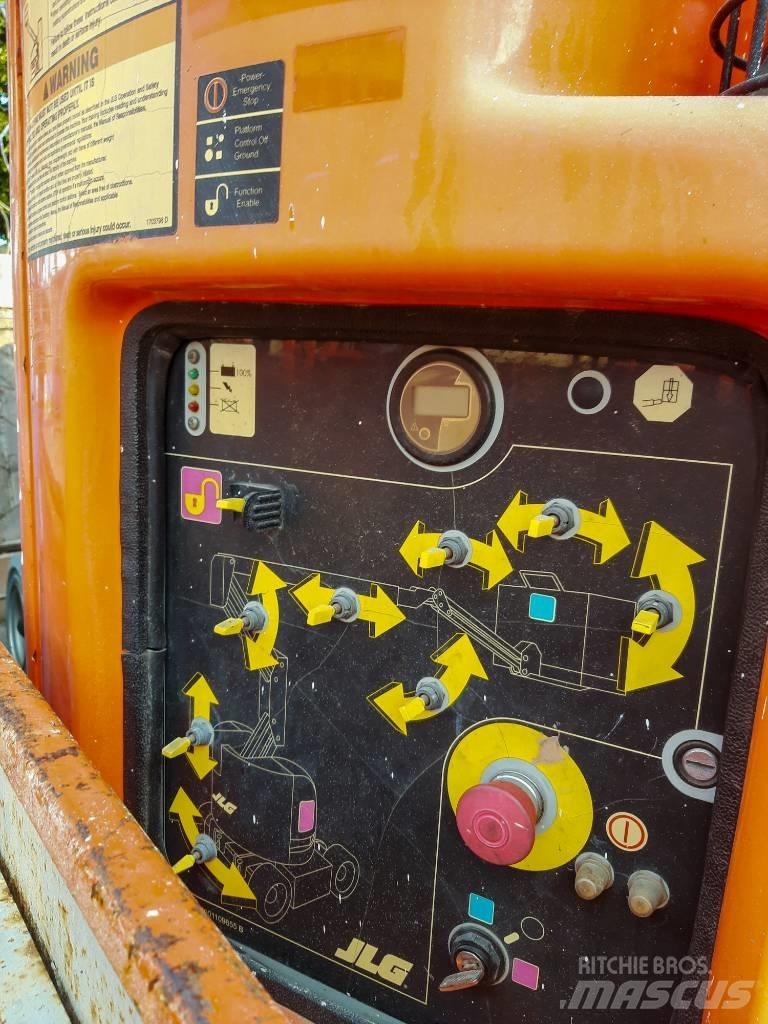 JLG E 300 AJP Zglobne dvižne ploščadi