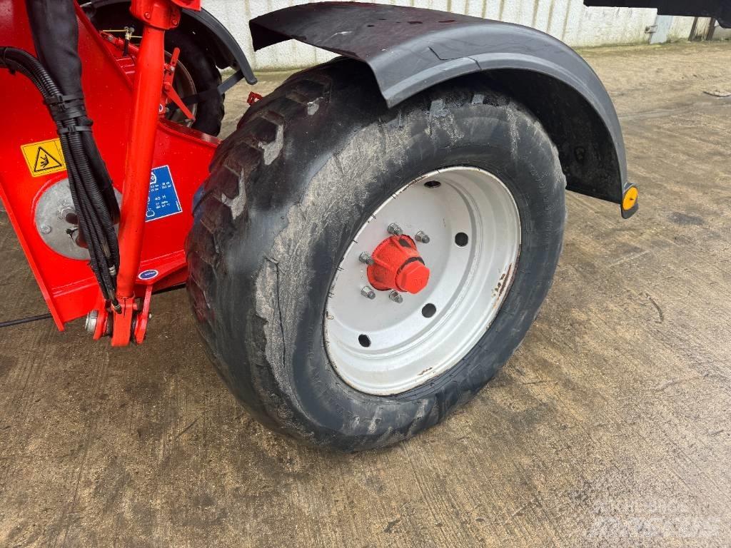 Kuhn Merge Maxx 950 Zgrabljalniki