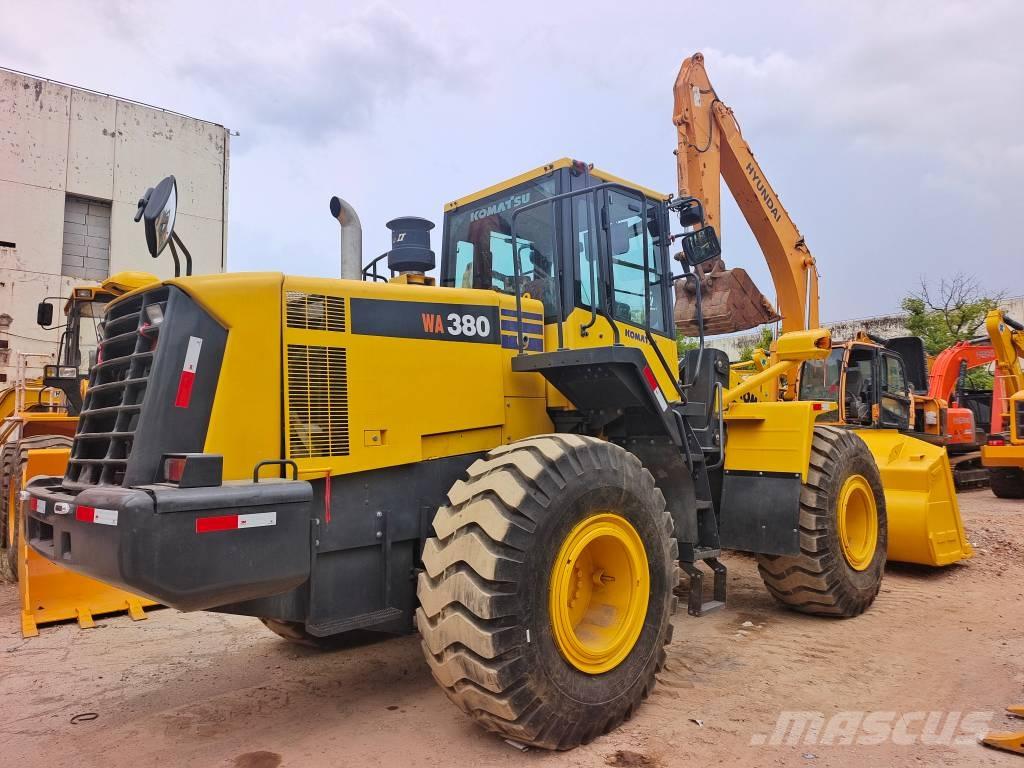 Komatsu WA 380-5 Kolesni nakladalci