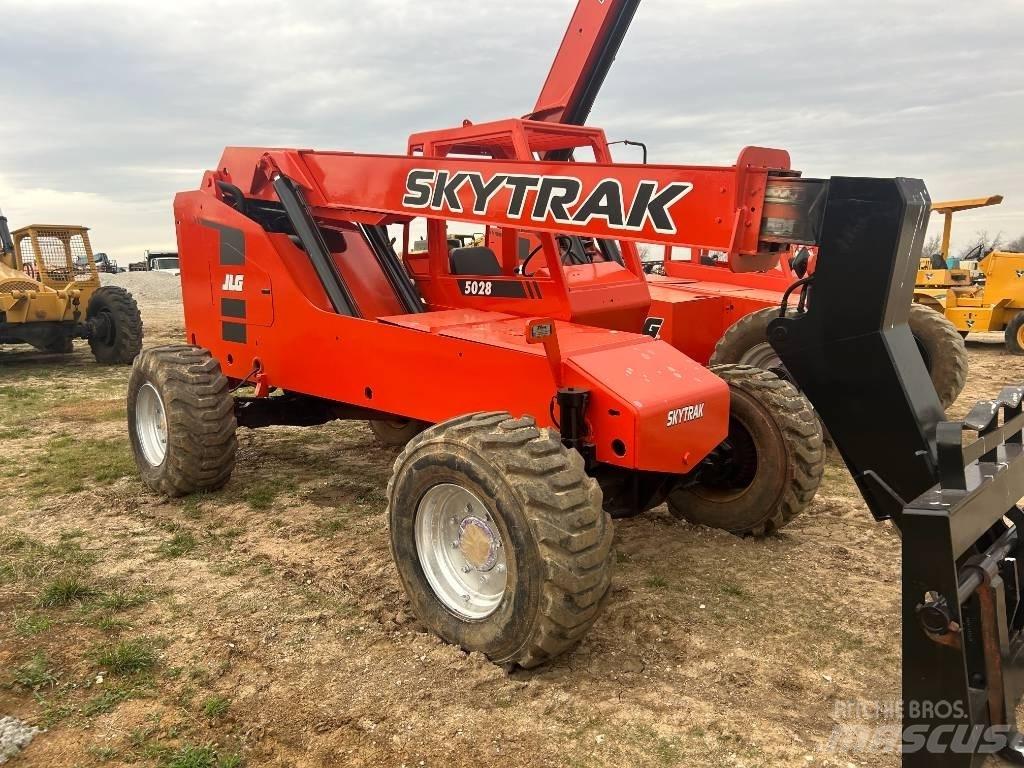 SkyTrak 5028 Teleskopski viličarji