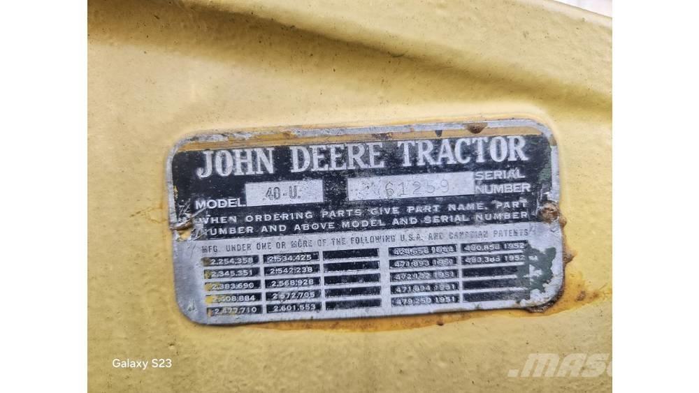 John Deere 40 U Traktorji