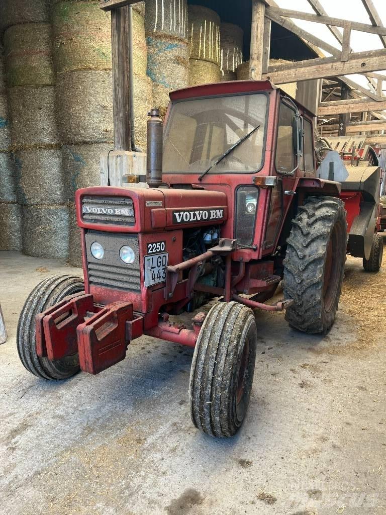 Volvo BM 2250 Traktorji