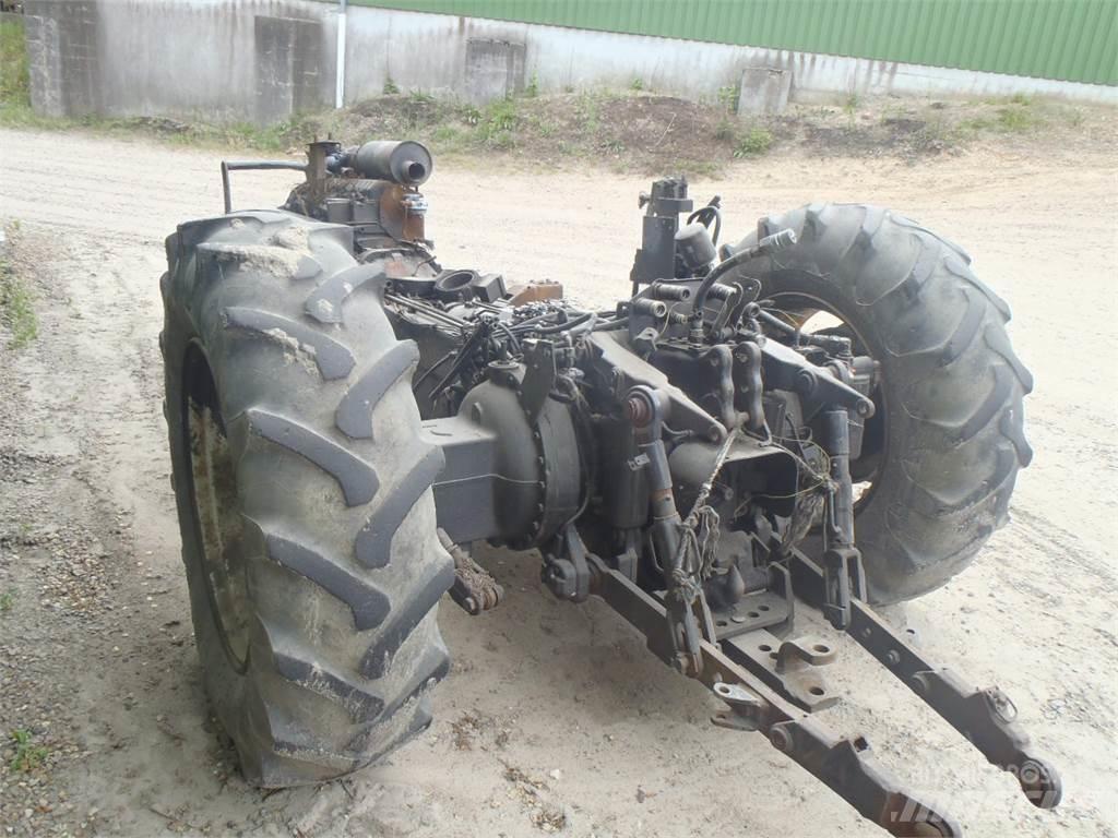 Valtra 8550 Traktorji
