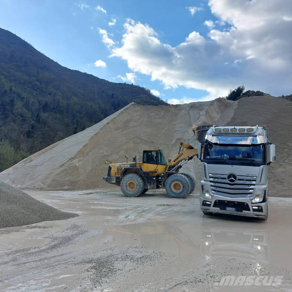 Komatsu WA470LC-6 Kolesni nakladalci