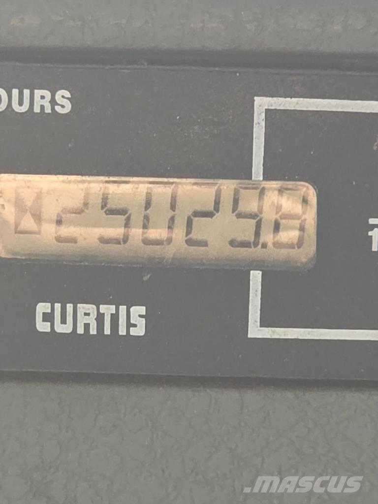 Doosan DX 300 LCA Bagri goseničarji