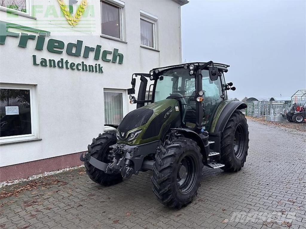 Valtra g135a Traktorji