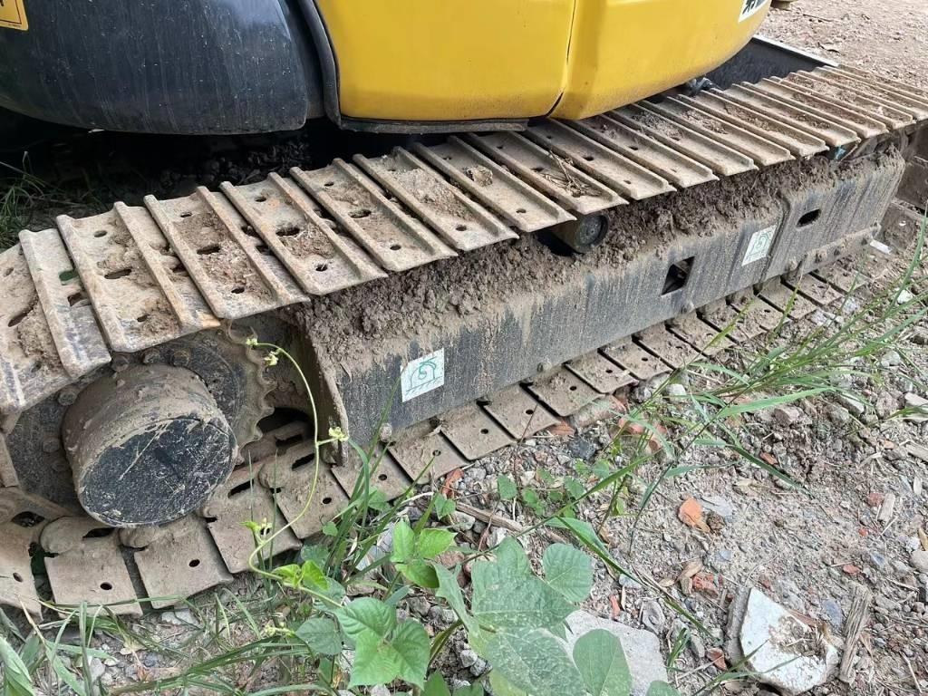 Komatsu PC35 Mini bagri <7t