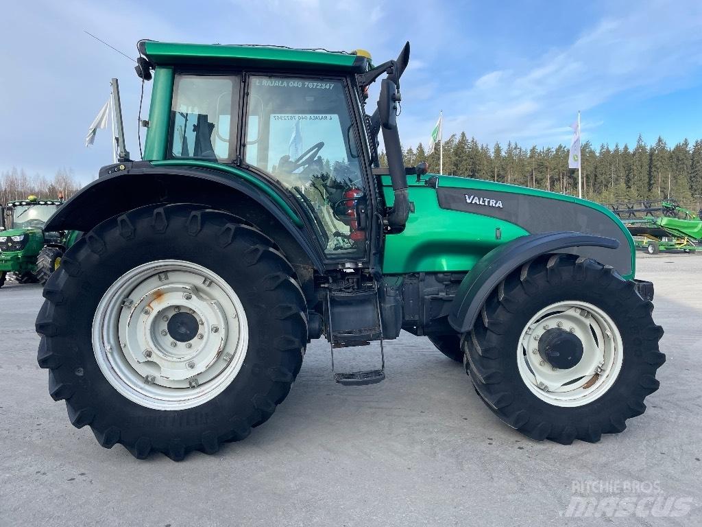 Valtra T 151 Traktorji
