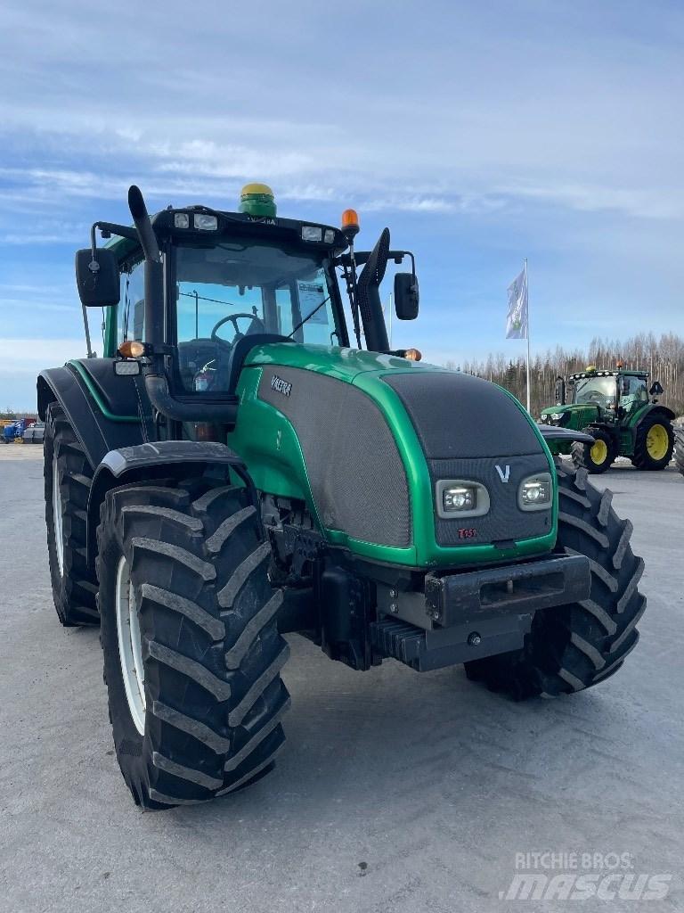 Valtra T151 Traktorji