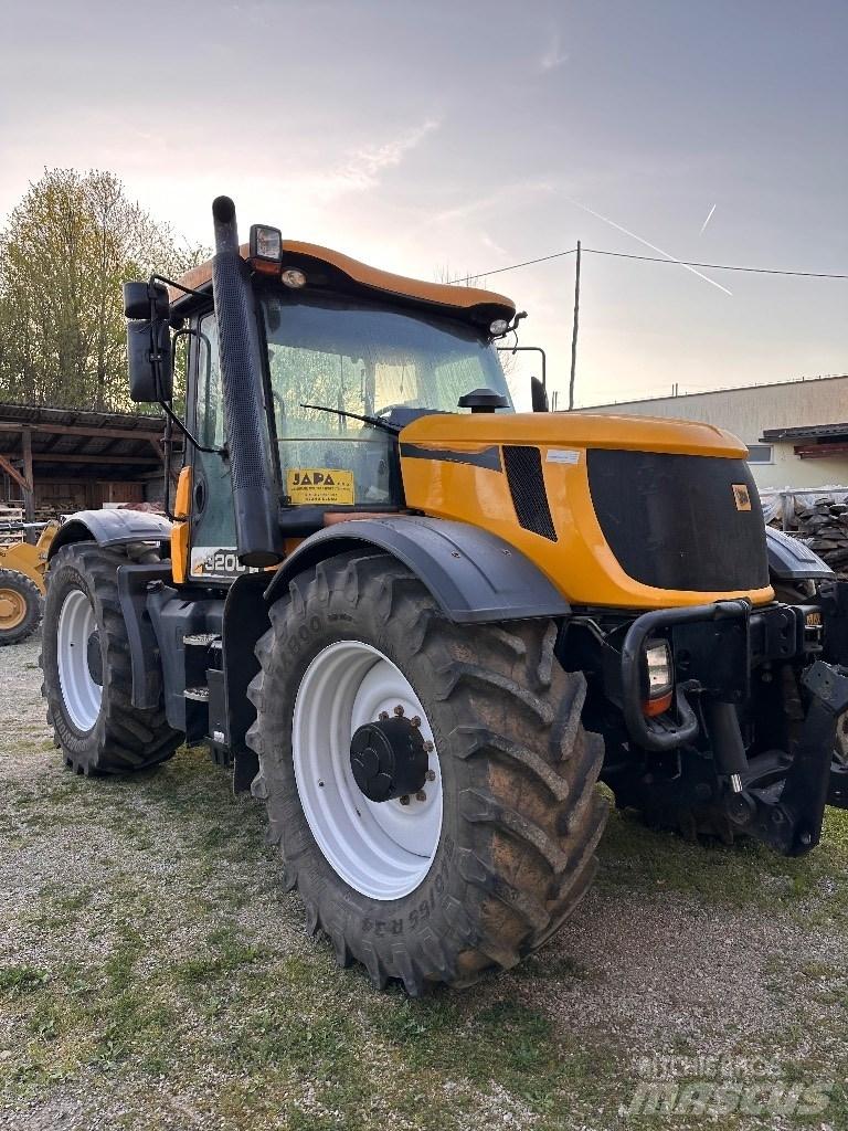 JCB Fastrac 3200 Traktorji