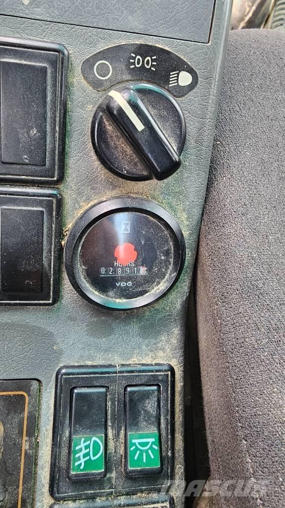 Volvo EW 140 B Bagri na kolesih