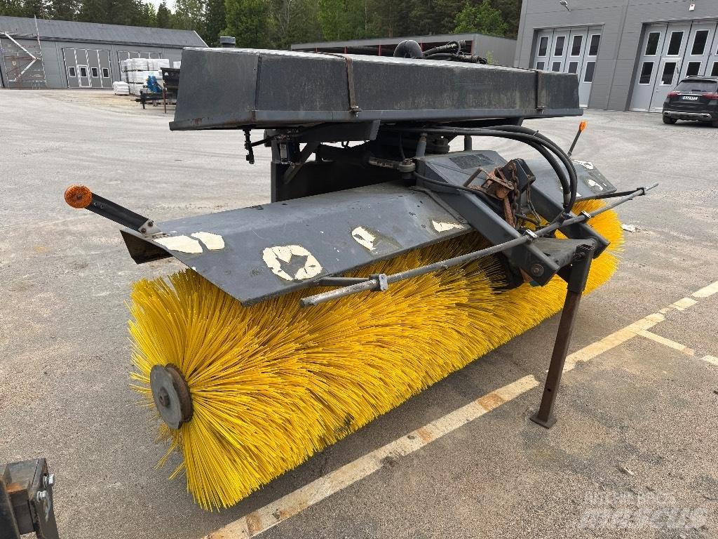  VilaKone HL  320/900 Metle