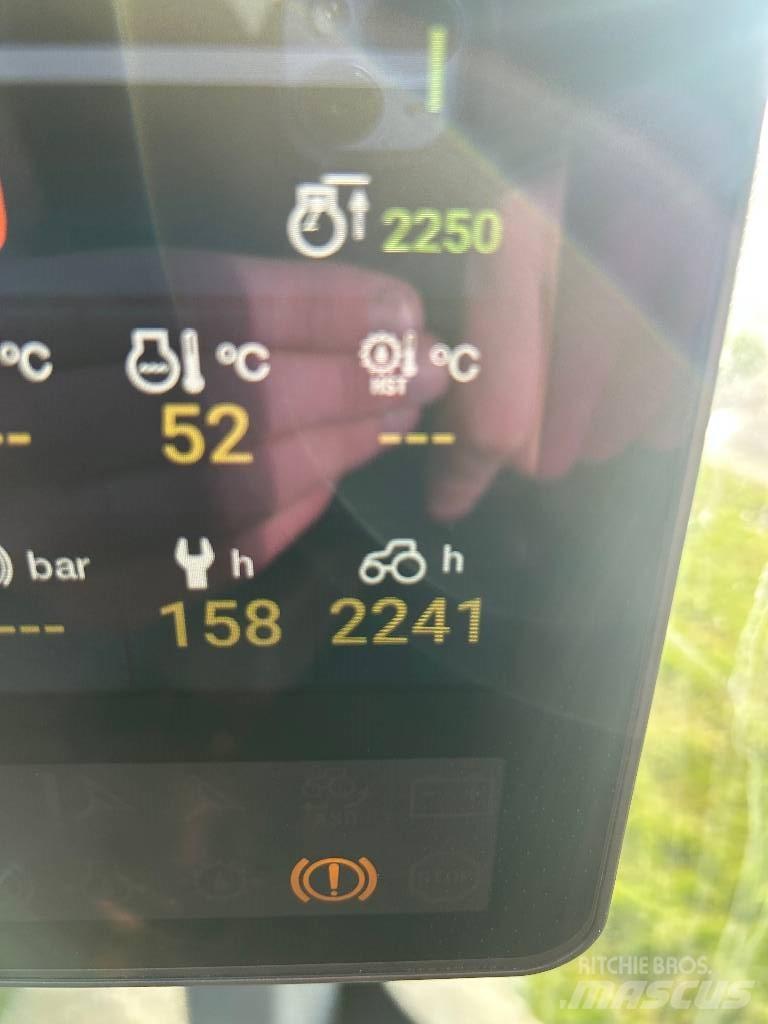 Valtra T235 Traktorji