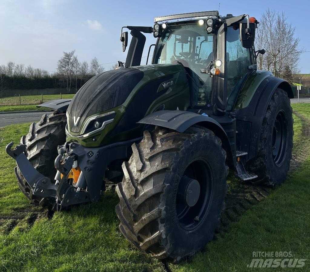 Valtra T235 Traktorji