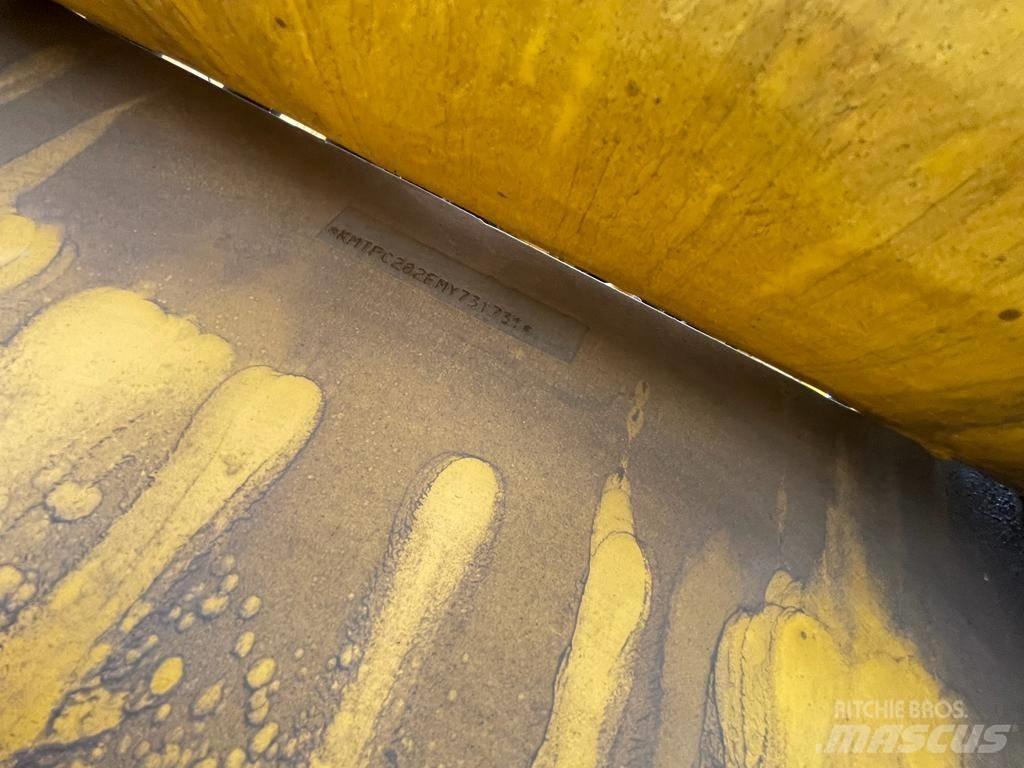 Komatsu PC210-10MO Bagri goseničarji