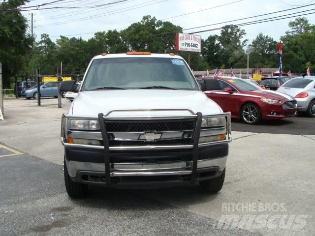 Chevrolet 3500 Tovornjaki s kesonom/platojem