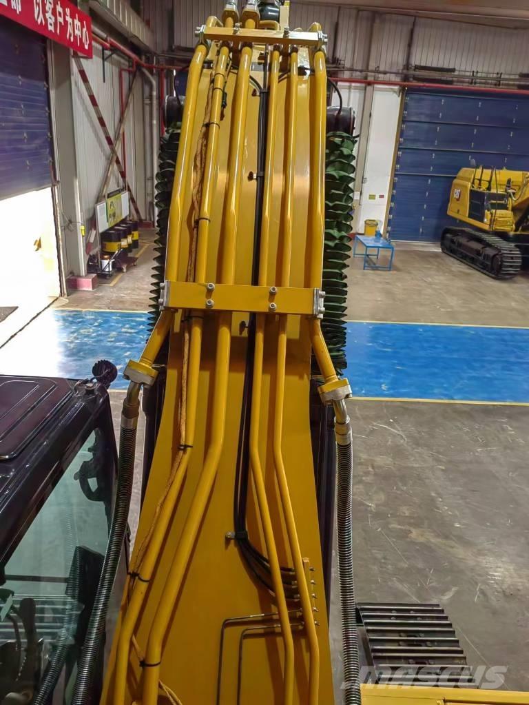 CAT 2021 CAT 330 Bagri na kolesih