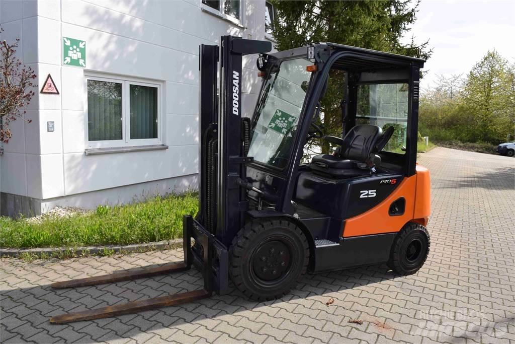 Doosan D 25 S-5 Dizelski viličarji