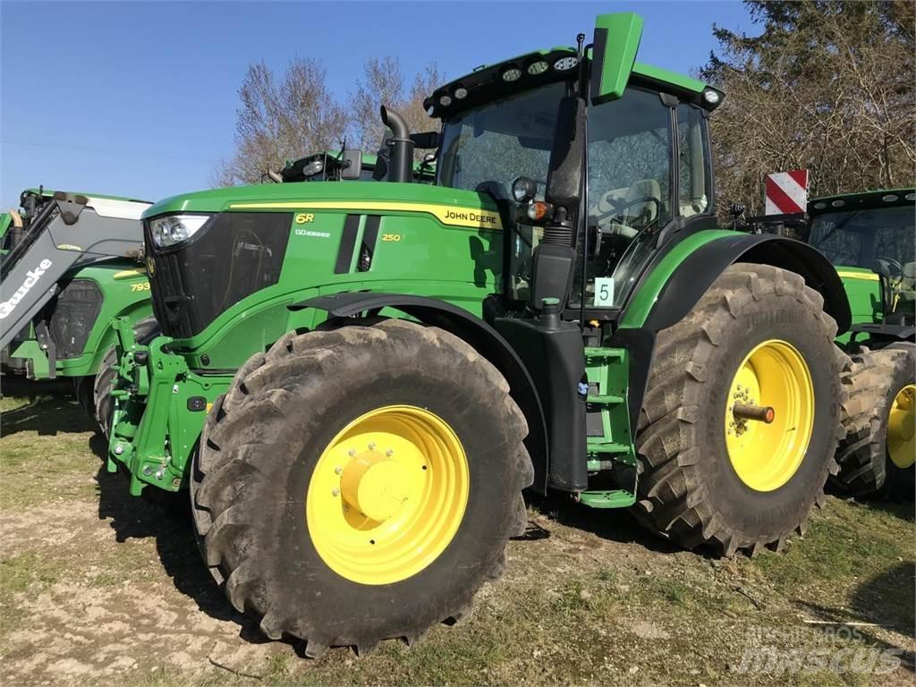 John Deere 6R 250 Traktorji