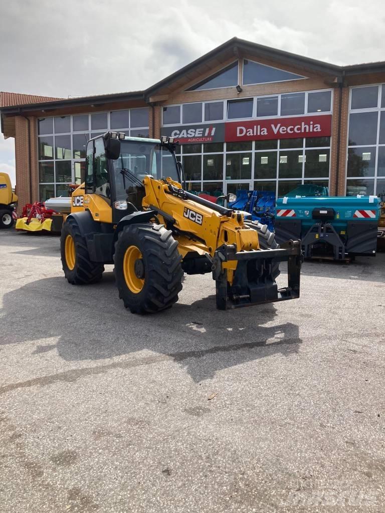 JCB TM 320 Kmetijski teleskopski nakladalci