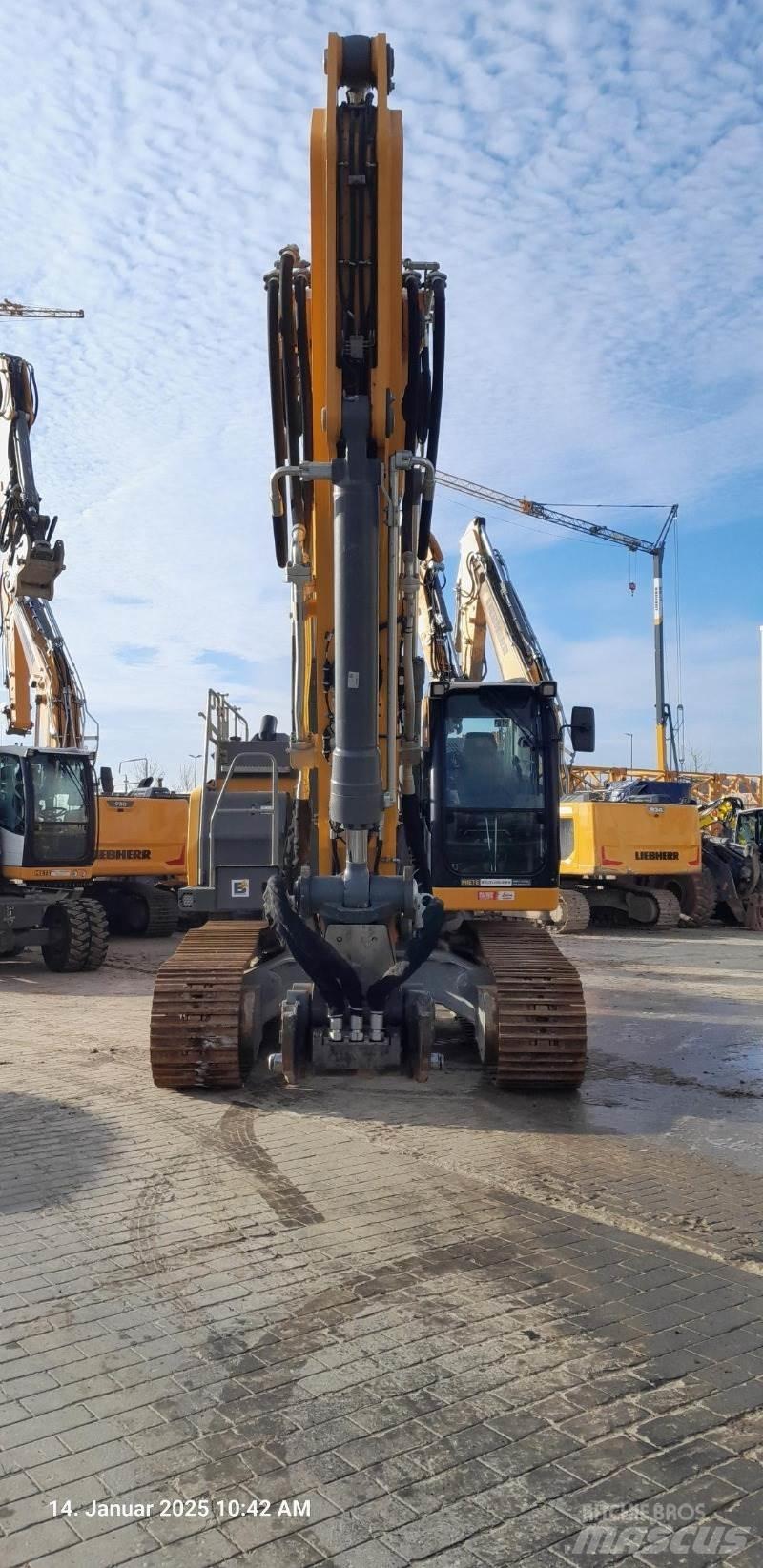 Liebherr R934 Bagri goseničarji