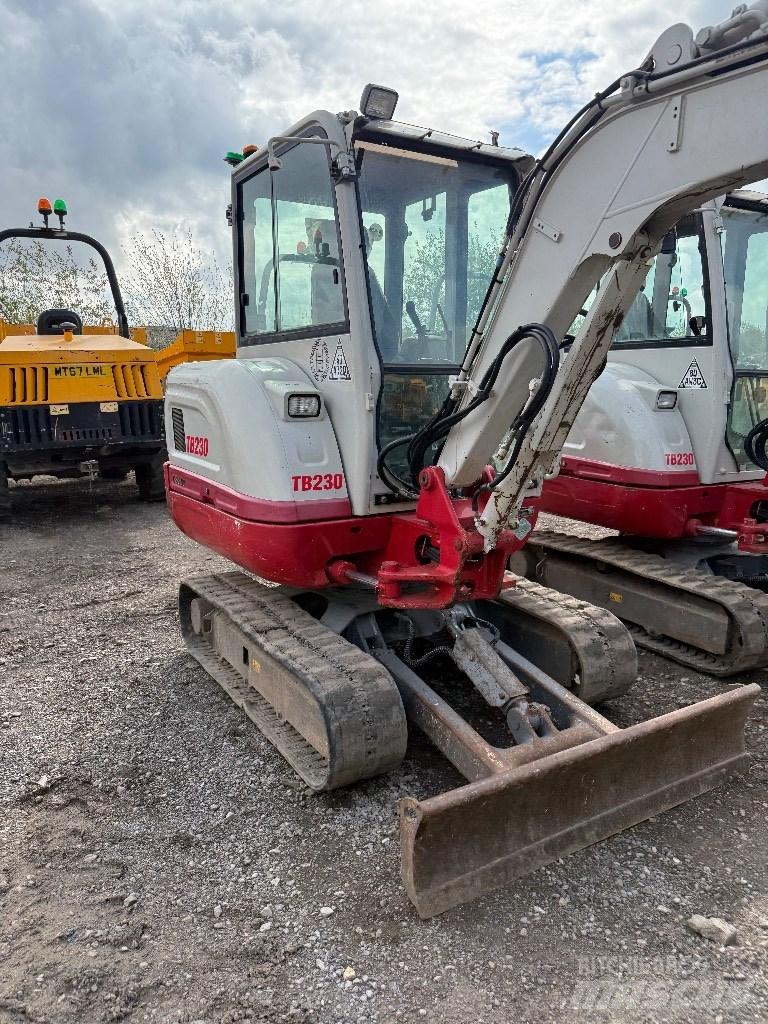 Takeuchi TB 230 Mini bagri <7t
