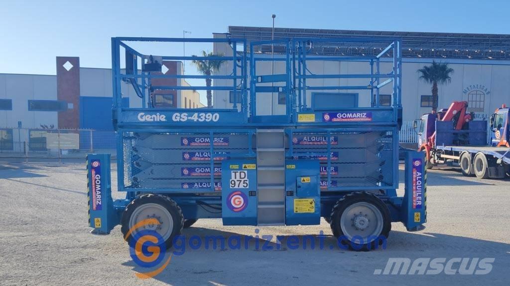 Genie GS 4390 Škarjaste dvižne ploščadi