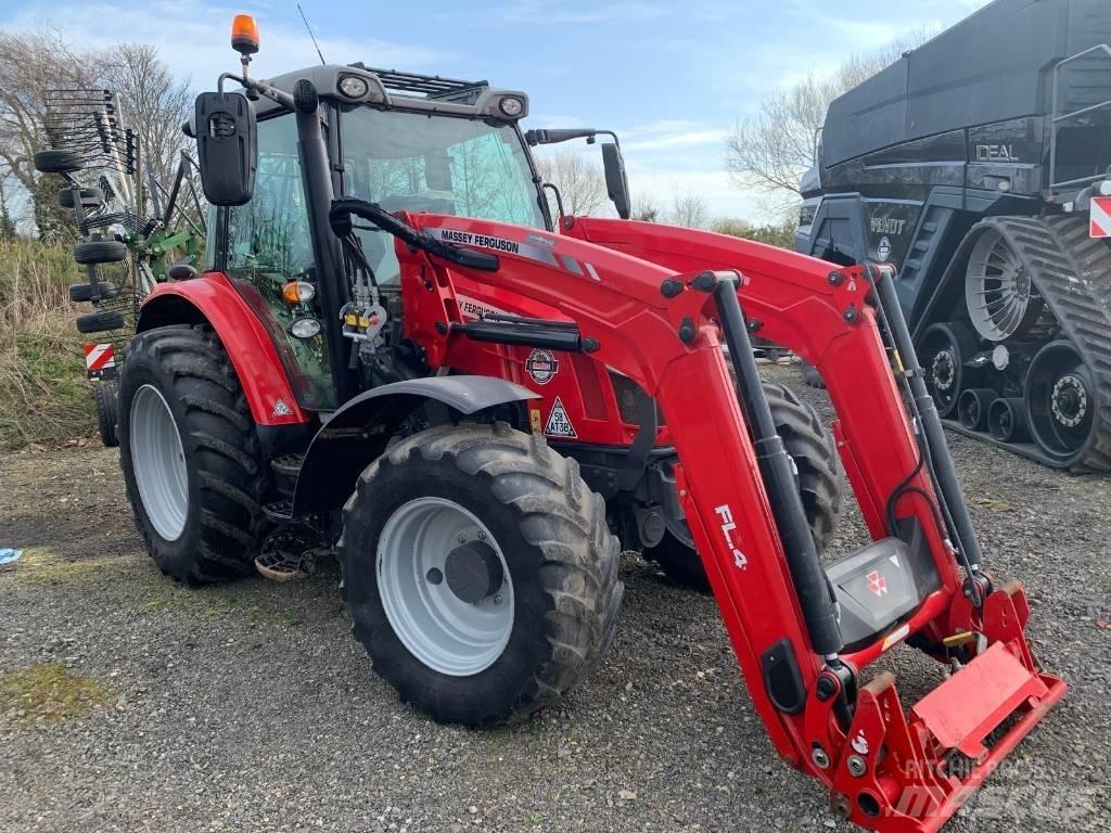 Massey Ferguson 5712 Traktorji