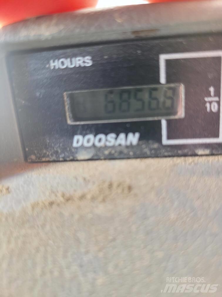 Doosan DX 180 LC Bagri goseničarji