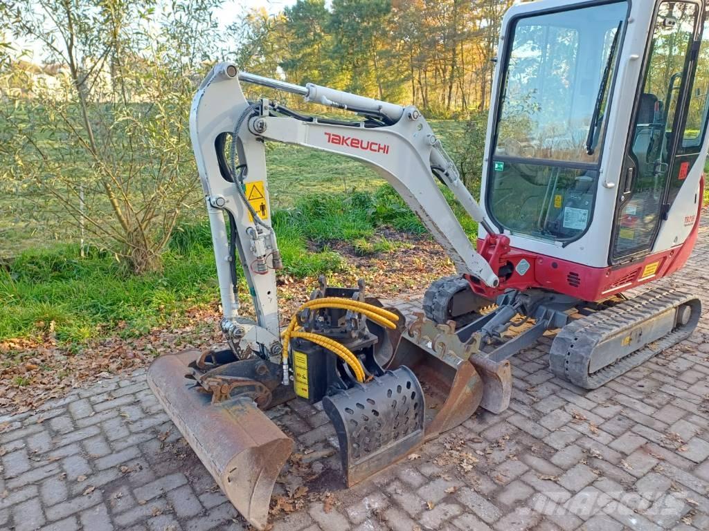 Takeuchi TB 216 Mini bagri <7t