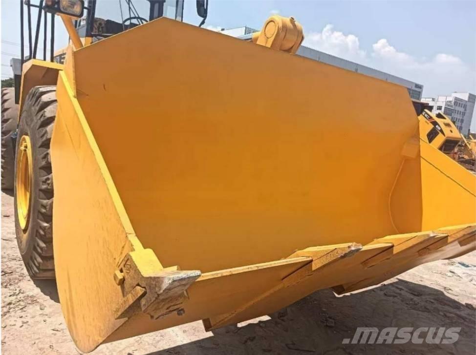 Komatsu WA 470 Kolesni nakladalci