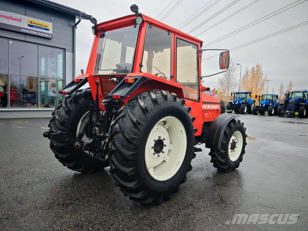 Valmet 705 MYYTY Traktorji