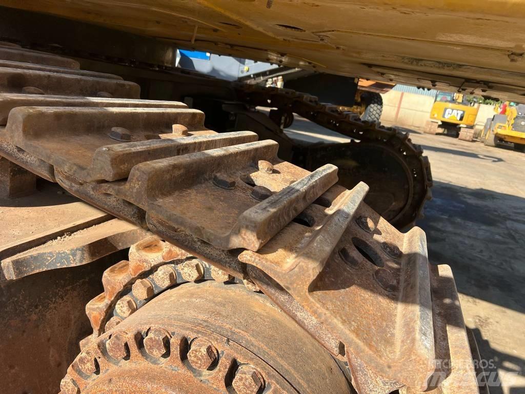 CAT 390 D Bagri goseničarji