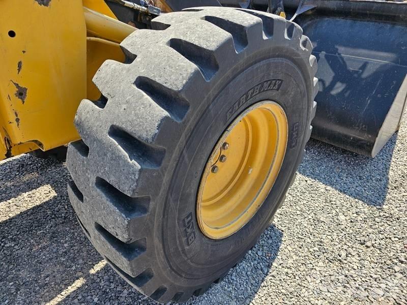 CAT IT 14 G Kolesni nakladalci