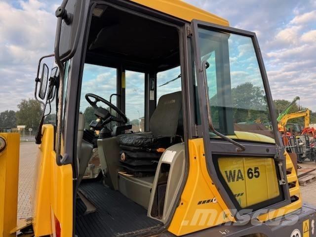 Komatsu WA 65-3 Kolesni nakladalci