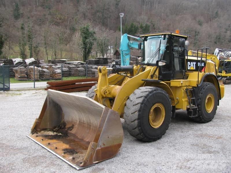 CAT 966K Top stanje Kolesni nakladalci
