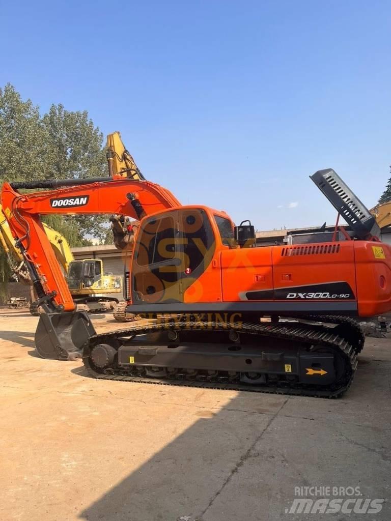 Doosan DX300LC-9C Bagri goseničarji